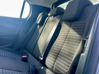 Vendo Peugeot 208 2021 - 17480 EUR, 43270 km - AUTO.MOTO.pt