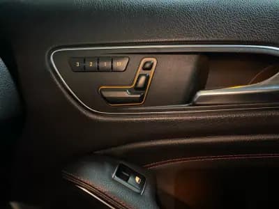 Sell Mercedes-Benz GLA 180 2015 - 21950 EUR, 22737 km - AUTO.MOTO.pt