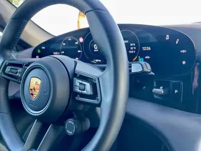 Sell Porsche Taycan Cross Turismo 2023 - 106480 EUR, 30000 km - AUTO.MOTO.pt