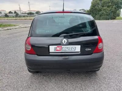 Sell Renault Clio 2004 - 2990 EUR, 268181 km - AUTO.MOTO.pt