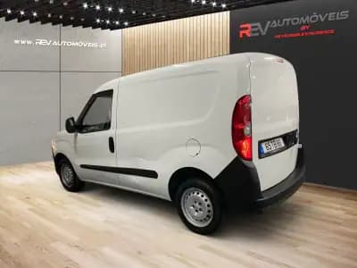 Vendo Opel Combo 2017 - 6950 EUR, 204500 km - AUTO.MOTO.pt