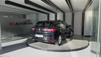 Sell Renault Mégane 2017 - 13900 EUR, 106866 km - AUTO.MOTO.pt