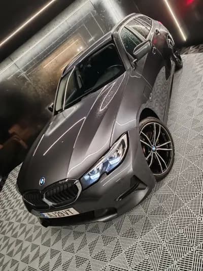 Vendo BMW 320 2021 - 26750 EUR, 123834 km - AUTO.MOTO.pt