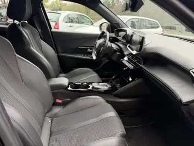 Vendo Peugeot e-2008 2023 - 24900 EUR, 10624 km - AUTO.MOTO.pt