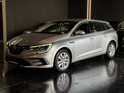 Vendo Renault Mégane Sport Tourer 2022 - 16990 EUR, 132900 km - AUTO.MOTO.pt