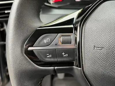 Vendo Peugeot 208 2023 - 13750 EUR, 62065 km - AUTO.MOTO.pt