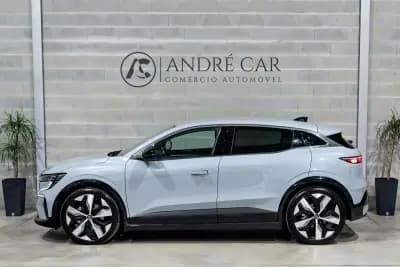 Vendo Renault Mégane E-Tech 2023 - 24450 EUR, 60913 km - AUTO.MOTO.pt
