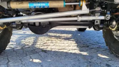 Vendo Land Rover Defender 2001 - 35000 EUR, 81787 km - AUTO.MOTO.pt