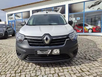 Vendo Renault Express 2022 - 15867 EUR, 72000 km - AUTO.MOTO.pt