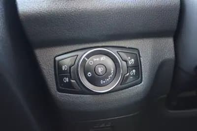 Sell Ford Transit Courier 2020 - 12400 EUR, 140939 km - AUTO.MOTO.pt