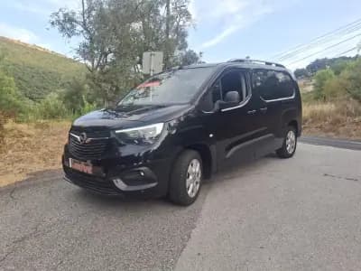 Sell Opel Combo 2020 - 19250 EUR, 79784 km - AUTO.MOTO.pt