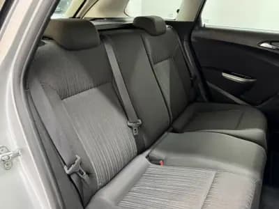 Vendo Opel Astra Sports Tourer 2011 - 6250 EUR, 235000 km - AUTO.MOTO.pt