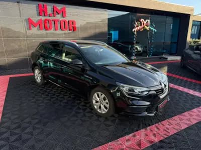 Vendo Renault Mégane Sport Tourer 2020 - 15900 EUR, 69000 km - AUTO.MOTO.pt