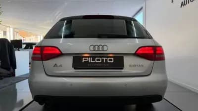 Vendo Audi A4 Avant 2008 - 9990 EUR, 300335 km - AUTO.MOTO.pt