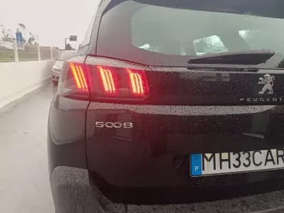 Vendo Peugeot 5008 2021 - 19900 EUR, 128209 km - AUTO.MOTO.pt