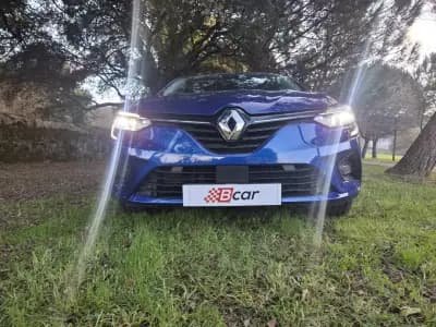 Vendo Renault Clio 2023 - 19990 EUR, 21500 km - AUTO.MOTO.pt