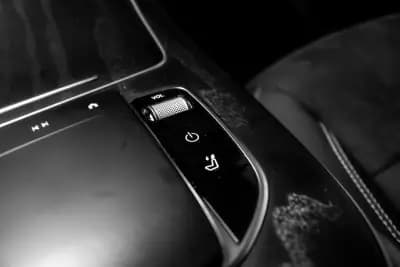 Sell Mercedes-Benz E 300 2022 - 39750 EUR, 66165 km - AUTO.MOTO.pt