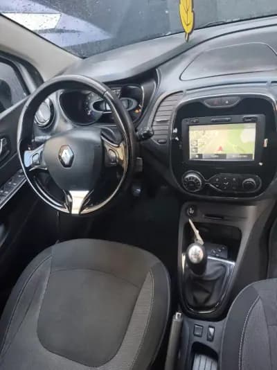 Sell Renault Captur 2015 - 10400 EUR, 180000 km - AUTO.MOTO.pt