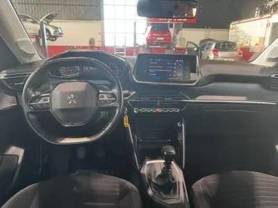 Sell Peugeot 208 2021 - 16250 EUR, 61484 km - AUTO.MOTO.pt