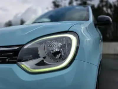 Vendo Renault Twingo 2023 - 14750 EUR, 27700 km - AUTO.MOTO.pt