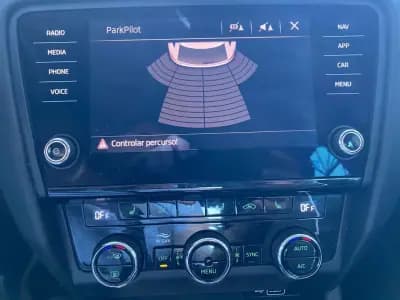 Vendo Skoda Octavia Break 2020 - 14750 EUR, 220634 km - AUTO.MOTO.pt