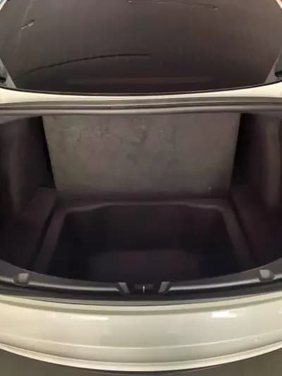 Vendo Tesla Model 3 2020 - 29900 EUR, 108726 km - AUTO.MOTO.pt