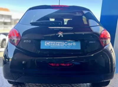 Vendo Peugeot 208 2017 - 9950 EUR, 147000 km - AUTO.MOTO.pt
