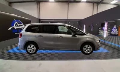 Vendo Citroën C4 Spacetourer 2022 - 12990 EUR, 103300 km - AUTO.MOTO.pt