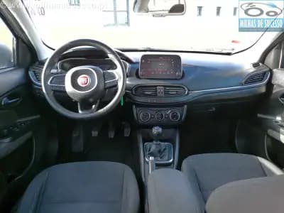 Vendo Fiat Tipo Station Wagon 2018 - 12750 EUR, 106000 km - AUTO.MOTO.pt