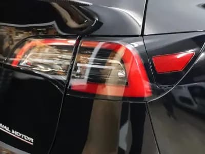 Vendo Tesla Model Y 2022 - 41900 EUR, 27000 km - AUTO.MOTO.pt