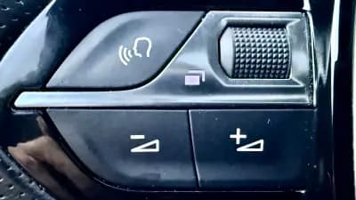 Sell Peugeot e-2008 2020 - 18900 EUR, 53838 km - AUTO.MOTO.pt