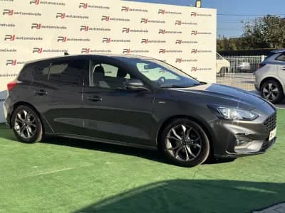 Vendo Ford Focus 2018 - 16750 EUR, 130000 km - AUTO.MOTO.pt