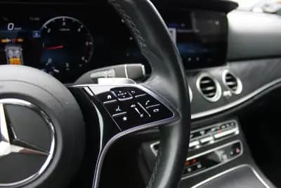 Vendo Mercedes-Benz E 220 2021 - 36900 EUR, 78024 km - AUTO.MOTO.pt