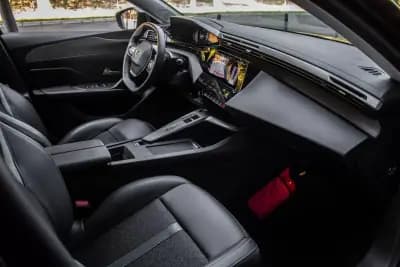 Vendo Peugeot 308 SW 2023 - 23790 EUR, 59725 km - AUTO.MOTO.pt