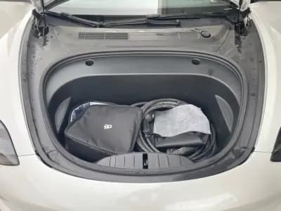 Vendo Tesla Model 3 2023 - 33900 EUR, 35000 km - AUTO.MOTO.pt