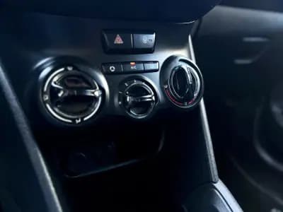 Vendo Peugeot 208 2017 - 9950 EUR, 147000 km - AUTO.MOTO.pt