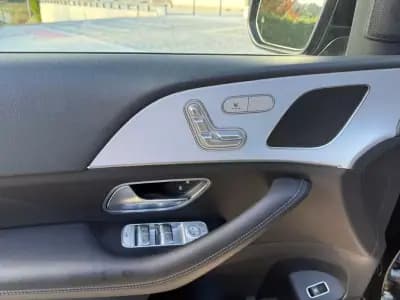 Vendo Mercedes-Benz GLE 350 2021 - 53999 EUR, 137500 km - AUTO.MOTO.pt