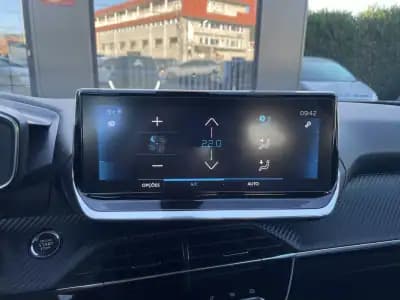 Sell Peugeot 2008 2021 - 16850 EUR, 43376 km - AUTO.MOTO.pt