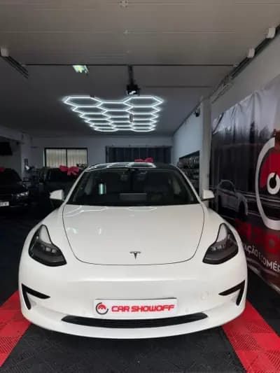 Vendo Tesla Model 3 2020 - 24900 EUR, 119316 km - AUTO.MOTO.pt