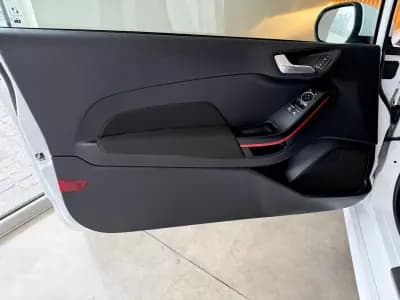 Vendo Ford Fiesta 2018 - 12500 EUR, 146800 km - AUTO.MOTO.pt