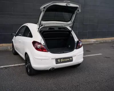 Vendo Opel Corsa 2014 - 8990 EUR, 139000 km - AUTO.MOTO.pt