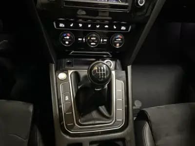 Vendo Volkswagen Passat Variant 2016 - 9950 EUR, 338000 km - AUTO.MOTO.pt