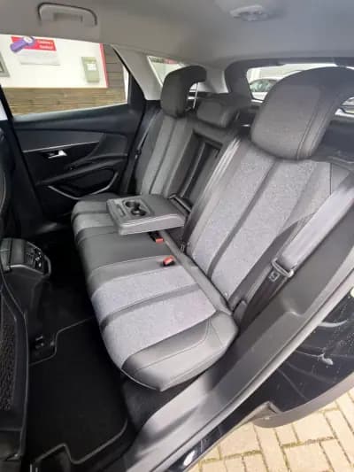 Vendo Peugeot 3008 2020 - 18600 EUR, 122000 km - AUTO.MOTO.pt