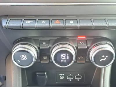 Vendo Renault Captur 2022 - 17990 EUR, 86130 km - AUTO.MOTO.pt