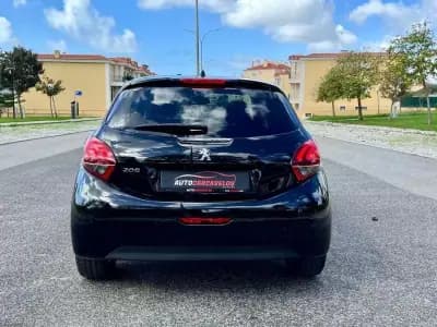 Sell Peugeot 208 2019 - 10450 EUR, 84000 km - AUTO.MOTO.pt