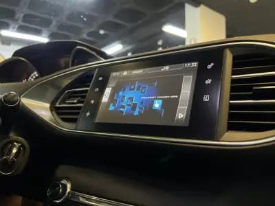 Vendo Peugeot 308 SW 2015 - 12990 EUR, 115000 km - AUTO.MOTO.pt