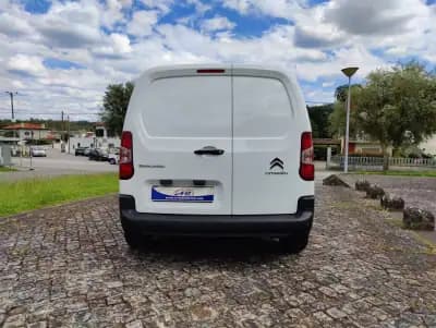 Vendo Citroën Berlingo 2021 - 12950 EUR, 156000 km - AUTO.MOTO.pt
