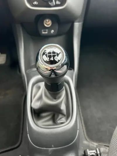 Sell Citroën C1 2018 - 8990 EUR, 56793 km - AUTO.MOTO.pt