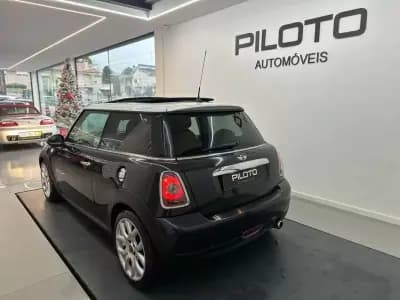 Vendo MINI Cooper 2008 - 8990 EUR, 244050 km - AUTO.MOTO.pt