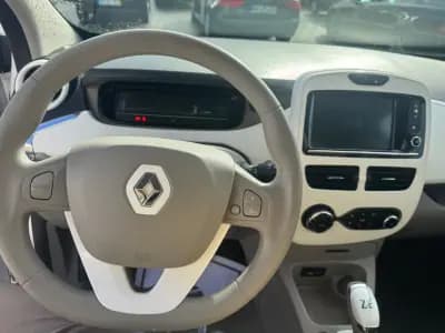 Vendo Renault Zoe 2016 - 8990 EUR, 85000 km - AUTO.MOTO.pt